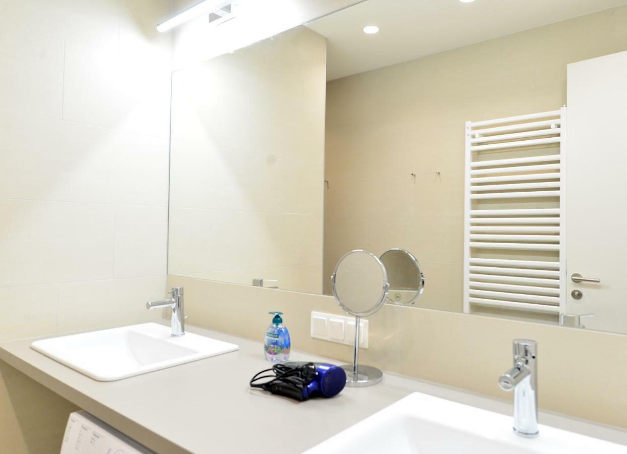Ferienwohnung Self-Check-In With View&Free Parking Wien Exterior foto